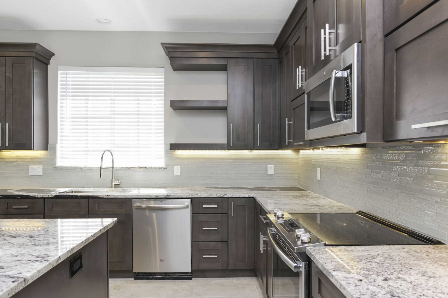 Kitchen Cabinets in Wintergarden